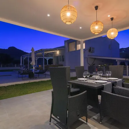 Casa Bianca Villa *